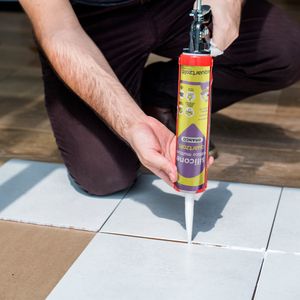 Silicone Acetico Multiuso 256G Branco Quartzolit