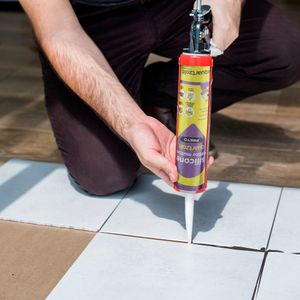 Silicone Acetico Multiuso 256G Preto Quartzolit